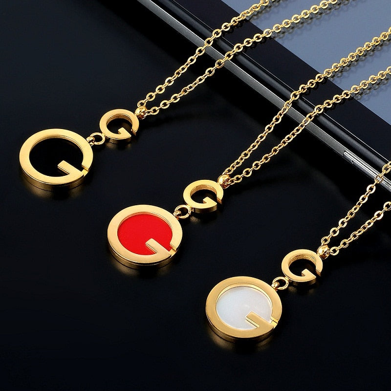 Letter G Pattern Necklace