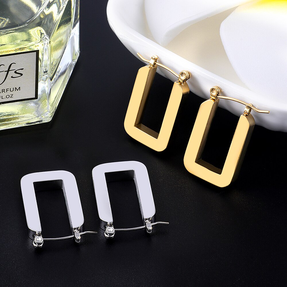 Minimalist Geometric U Shaped Earring